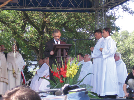 Ojciec chrzestny sztandaru dr Ryszard Wroczyński